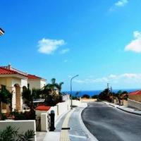 House at the first line of the sea / lake in Republic of Cyprus, Eparchia Pafou, 250 sq.m.