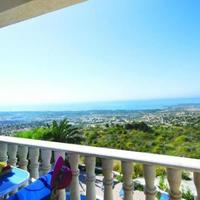 Дом на первой линии моря/озера на Кипре, Протарас, 265 кв.м.