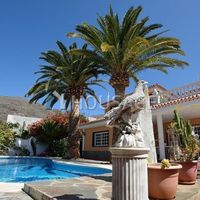 Вилла в Испании, Канарские Острова, Санта-Крус-де-Тенерифе, 200 кв.м.