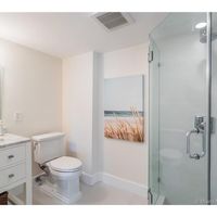 Apartment in the USA, Florida, Key Biscayne, 180 sq.m.