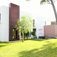 Villa at the second line of the sea / lake, in the suburbs in Portugal, Lisbon, 950 sq.m.