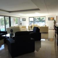 Вилла на второй линии моря/озера, в пригороде в Португалии, Албуфейра, 670 кв.м.