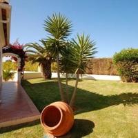 Вилла на второй линии моря/озера, в пригороде в Португалии, Албуфейра, 357 кв.м.