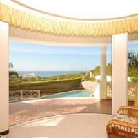 Вилла на второй линии моря/озера, в пригороде в Португалии, Албуфейра, 357 кв.м.