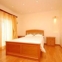 Вилла на второй линии моря/озера, в пригороде в Португалии, Албуфейра, 357 кв.м.