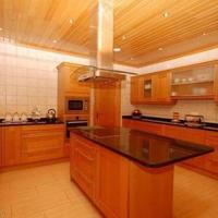 Вилла на второй линии моря/озера, в пригороде в Португалии, Албуфейра, 357 кв.м.