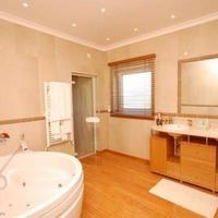 Вилла на второй линии моря/озера, в пригороде в Португалии, Албуфейра, 357 кв.м.