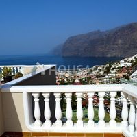 Flat in Spain, Canary Islands, Santa Cruz de Tenerife, 120 sq.m.