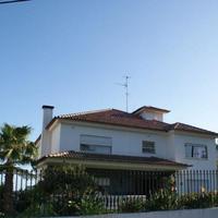Villa at the second line of the sea / lake, in the suburbs in Portugal, Lisbon, 420 sq.m.