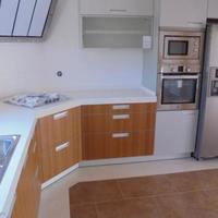 Вилла на второй линии моря/озера, в пригороде в Португалии, Албуфейра, 180 кв.м.