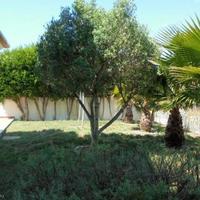 Вилла на второй линии моря/озера, в пригороде в Португалии, Албуфейра, 180 кв.м.