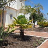 Вилла на второй линии моря/озера, в пригороде в Португалии, Албуфейра, 180 кв.м.