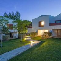House at the second line of the sea / lake, in the suburbs in Portugal, Albufeira, 164 sq.m.