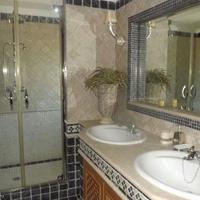 Вилла на второй линии моря/озера, в пригороде в Португалии, Албуфейра, 410 кв.м.