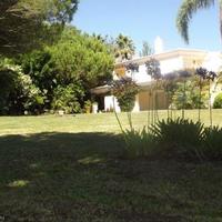 Вилла на второй линии моря/озера, в пригороде в Португалии, Албуфейра, 410 кв.м.