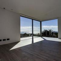 Villa at the second line of the sea / lake, in the suburbs in Portugal, Lisbon, 452 sq.m.