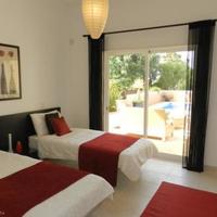 Вилла на второй линии моря/озера, в пригороде в Португалии, Албуфейра, 339 кв.м.