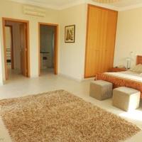 Вилла на второй линии моря/озера, в пригороде в Португалии, Албуфейра, 339 кв.м.