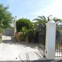 Вилла на второй линии моря/озера, в пригороде в Португалии, Албуфейра, 339 кв.м.