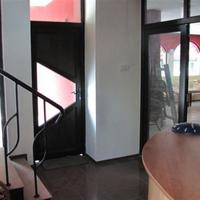 Отель (гостиница) на первой линии моря/озера, в пригороде в Болгарии, Бургасская область, Елените, 900 кв.м.