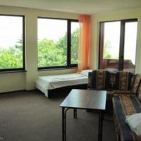 Отель (гостиница) на первой линии моря/озера, в пригороде в Болгарии, Бургасская область, Елените, 900 кв.м.