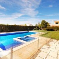 Вилла на второй линии моря/озера, в пригороде в Португалии, Албуфейра, 569 кв.м.