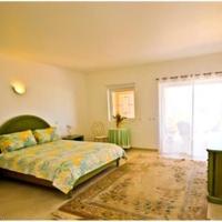 Villa at the second line of the sea / lake, in the suburbs in Portugal, Albufeira, 485 sq.m.