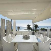 House at the first line of the sea / lake in Spain, Catalunya, Girona, 532 sq.m.