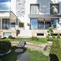 House at the first line of the sea / lake in Spain, Catalunya, Girona, 532 sq.m.