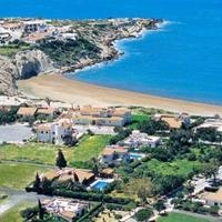 Villa at the first line of the sea / lake in Republic of Cyprus, Eparchia Pafou, 484 sq.m.