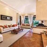 Вилла на второй линии моря/озера, в пригороде в Португалии, Албуфейра, 332 кв.м.