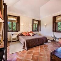 Вилла на второй линии моря/озера, в пригороде в Португалии, Албуфейра, 332 кв.м.