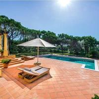 Вилла на второй линии моря/озера, в пригороде в Португалии, Албуфейра, 332 кв.м.