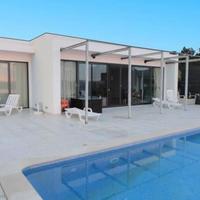 Вилла на второй линии моря/озера, в пригороде в Португалии, Албуфейра, 478 кв.м.