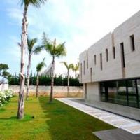 Villa at the first line of the sea / lake in Spain, Comunitat Valenciana, Alicante, 700 sq.m.