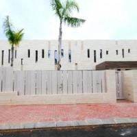 Villa at the first line of the sea / lake in Spain, Comunitat Valenciana, Alicante, 700 sq.m.