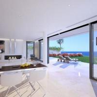 House at the first line of the sea / lake in Spain, Andalucia, 490 sq.m.