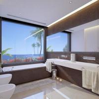 House at the first line of the sea / lake in Spain, Andalucia, 490 sq.m.