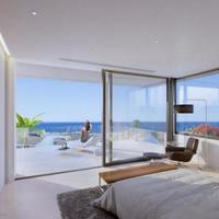 House at the first line of the sea / lake in Spain, Andalucia, 490 sq.m.