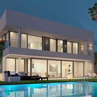 House at the first line of the sea / lake in Spain, Andalucia, 490 sq.m.