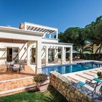 Вилла на второй линии моря/озера, в пригороде в Португалии, Албуфейра