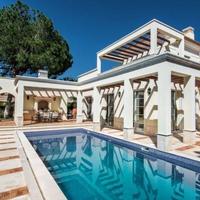 Вилла на второй линии моря/озера, в пригороде в Португалии, Албуфейра