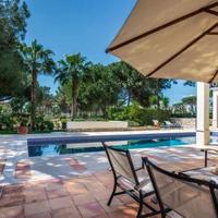 Вилла на второй линии моря/озера, в пригороде в Португалии, Албуфейра