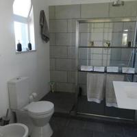 Вилла на второй линии моря/озера, в пригороде в Португалии, Албуфейра, 293 кв.м.