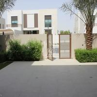 House in United Arab Emirates, Dubai, Ajman, 685 sq.m.