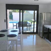 Дом на первой линии моря/озера в Испании, Каталония, Жирона, 450 кв.м.