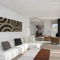 Apartment in the suburbs in Portugal, Albufeira, 232 sq.m.