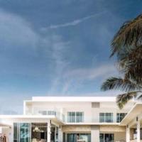 Villa at the first line of the sea / lake in Thailand