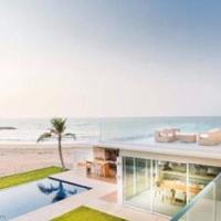 Villa at the first line of the sea / lake in Thailand