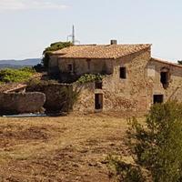 Дом на первой линии моря/озера в Испании, Каталония, Жирона, 1200 кв.м.